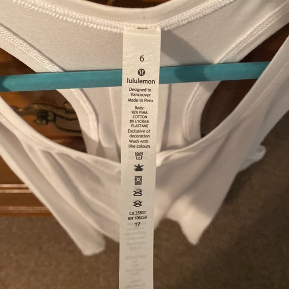 Lululemon Love Tank Pleated - Picture 3 of 4